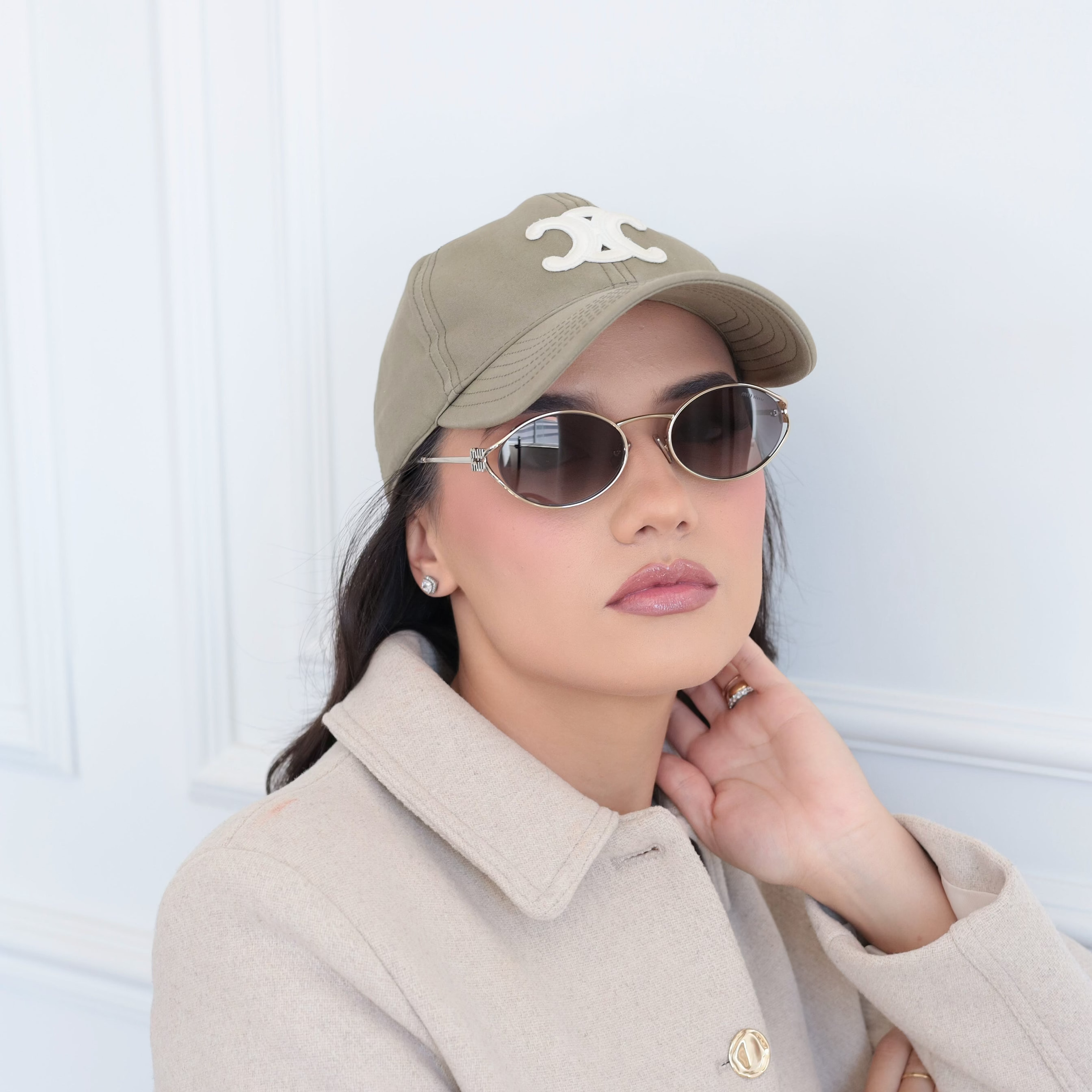 Óculos de Sol MIU MIU MU52Y ZVN5D1 Metal Dourado com Lentes Cinza Degrade