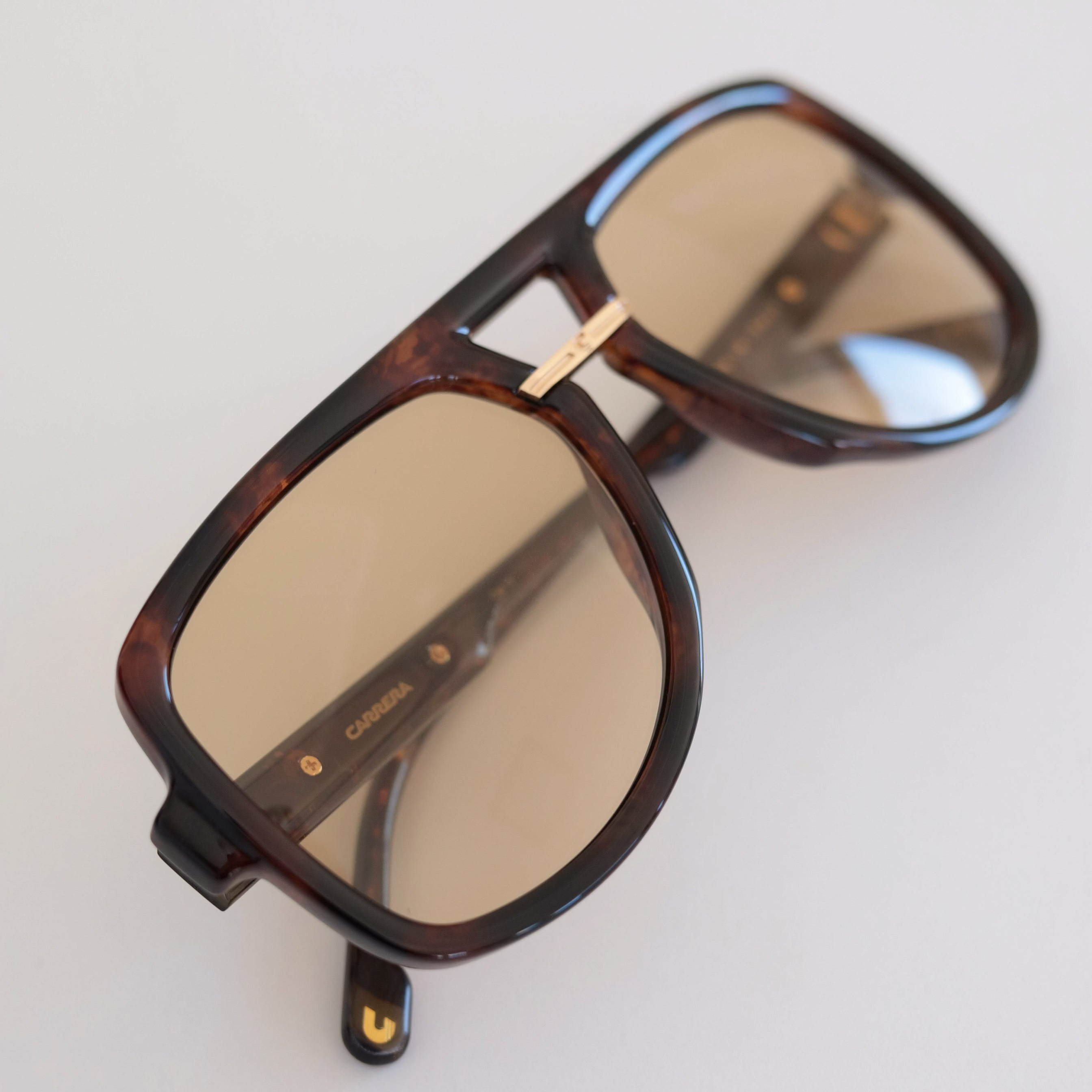 Óculos de Sol Carrera Victory C 10/S 086UK 59 Adaptive Acetato na Cor Havana Lentes Amarelas Fotocromatica