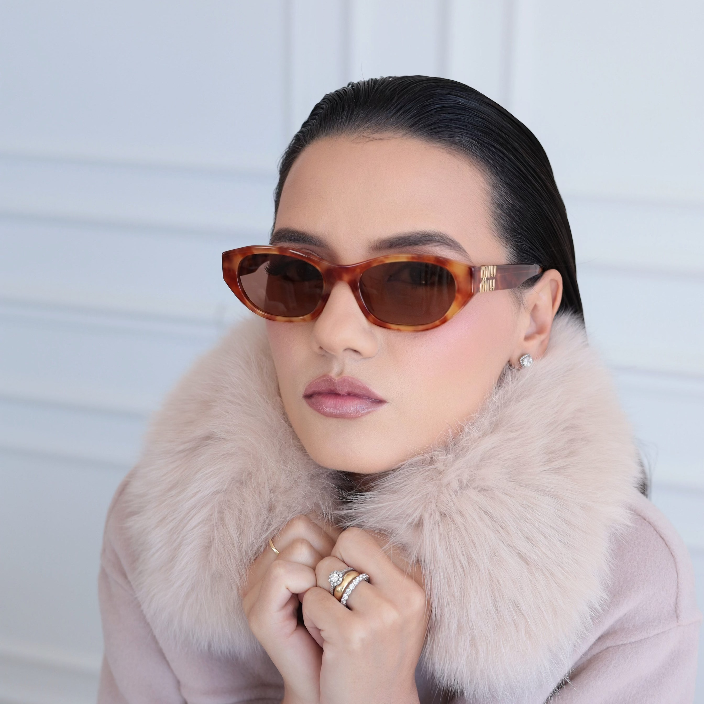 Óculos de Sol Miu Miu SMUA03 10L-10I Acetato Havana com Lentes Marrom