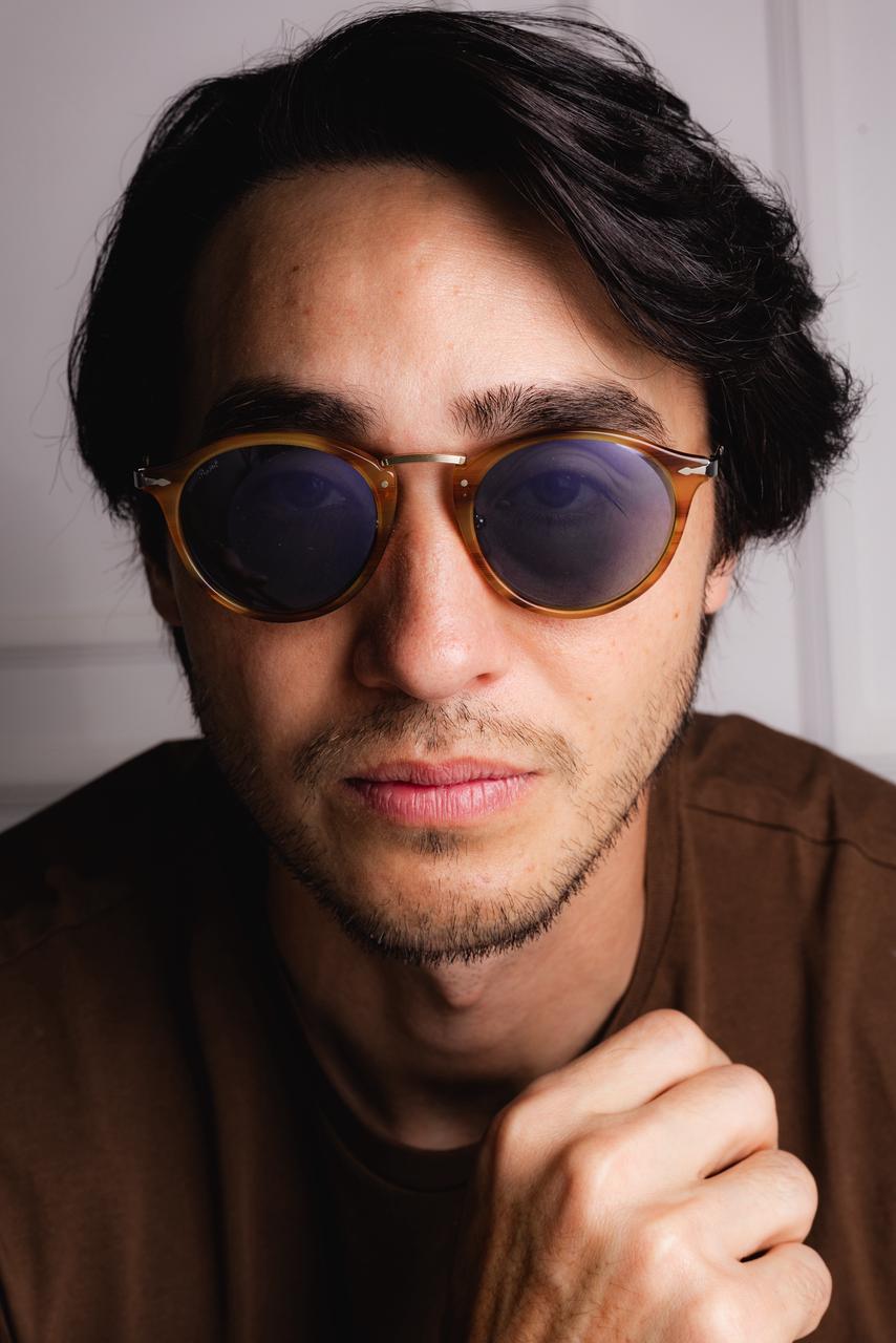 Óculos de Sol PERSOL CALLIGRAPHER EDITION PO3166S 960/56 Acetato e Metal na cor Terra di Siena com Lentes Azul Espelhada em Cristal